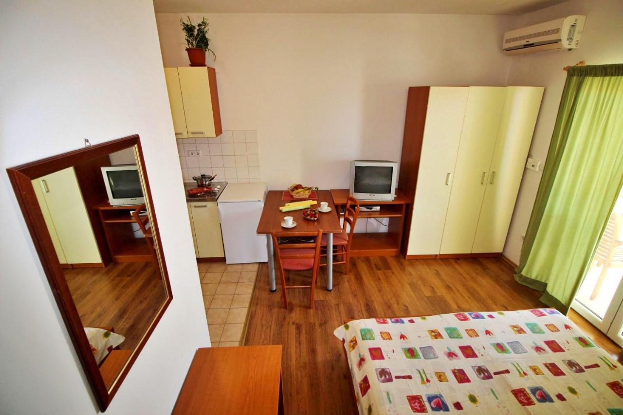 Apartments Marko Nemira Omiš Εξωτερικό φωτογραφία